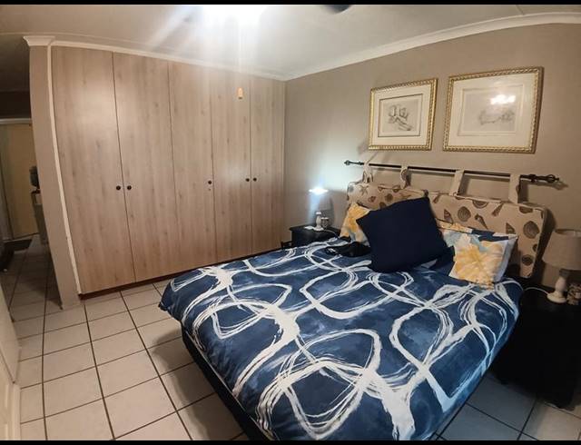 2 BEDROOM APARTMENT FOR SALE IN UVONGO BEACH